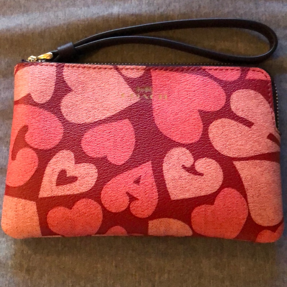 NWT Coach Valentine pink heart wristlet ❤️